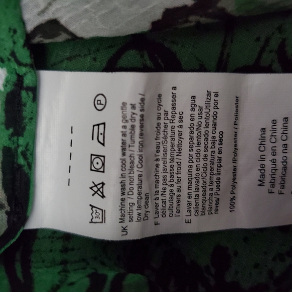 🌞 3/$30 IMNYC Green Flower Top - Picture 5 of 5